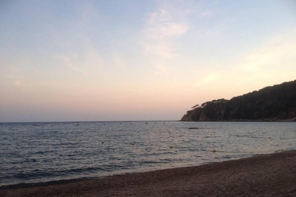 Villa Casita Blanca Con Fibra Optica Y Piscina Cominutaria Tossa de Mar Esterno foto